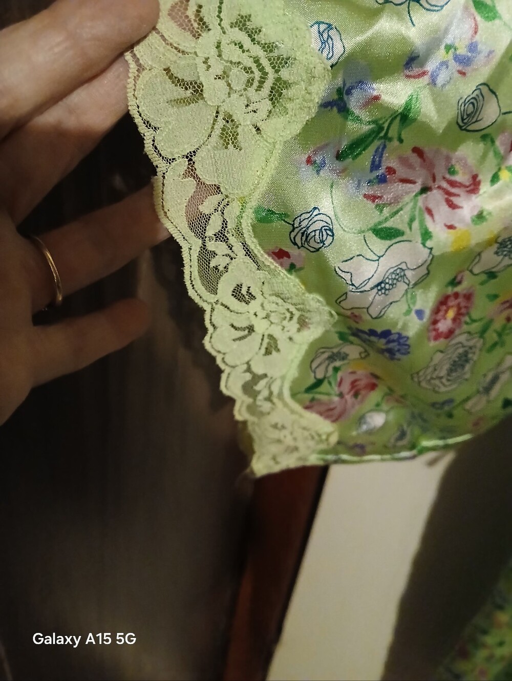 Secret Treasures Floral Robe - Picture 4 of 7